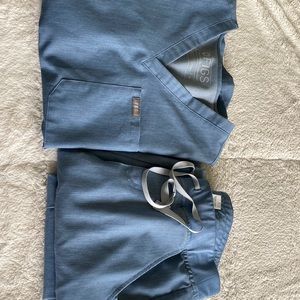 Figs scrub set. Size small. Jamora joggers and one pocket top.